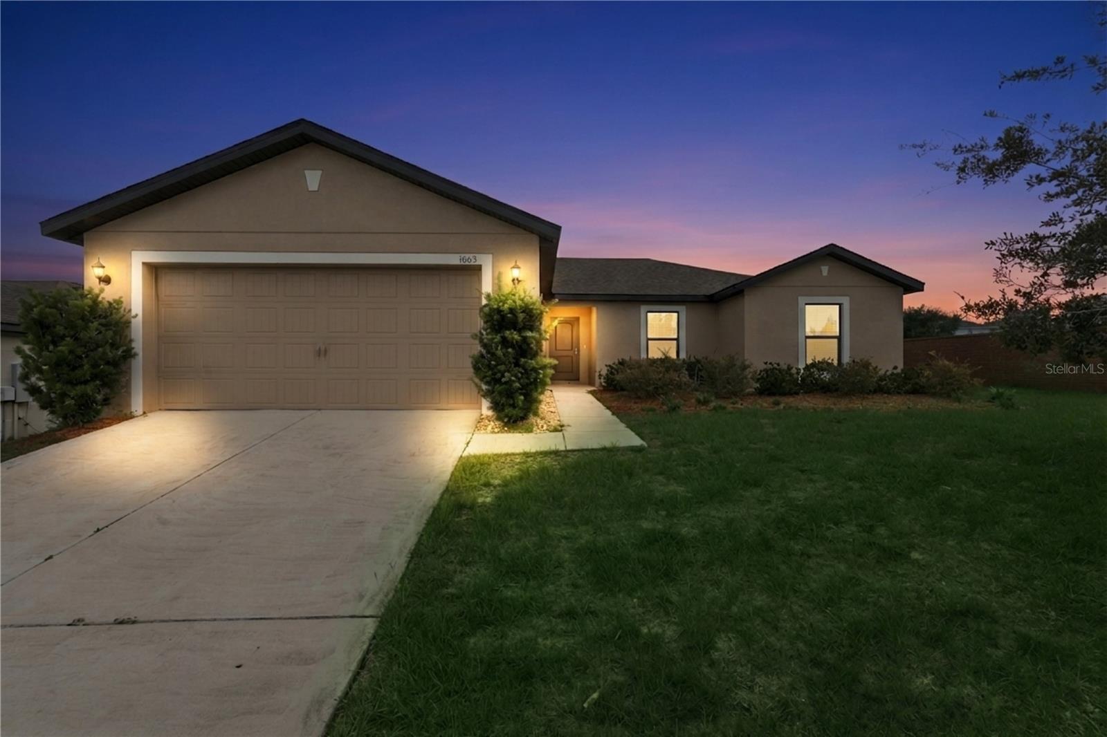 1665 Luft Ln, Mascotte, FL 34753