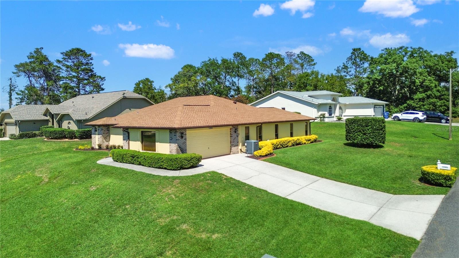 12001 Granada Pl, Weeki Wachee, FL 34614 photo