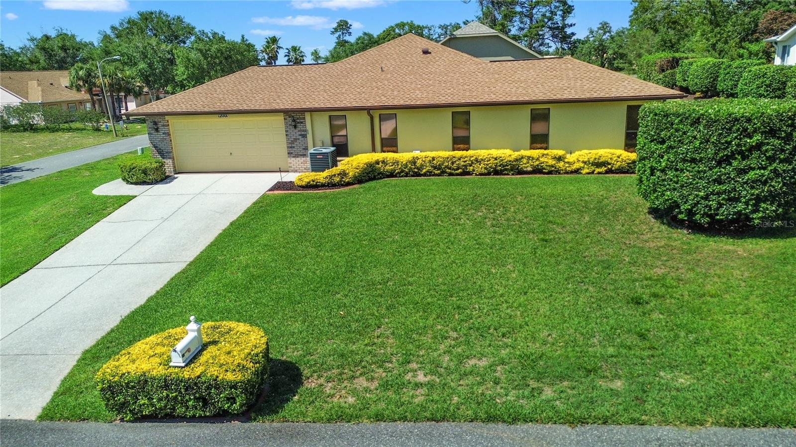 12001 Granada Pl, Weeki Wachee, FL 34614 photo