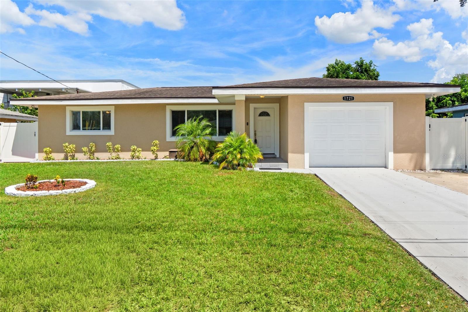 1721 Jefferson Ave, Clearwater, FL 33756