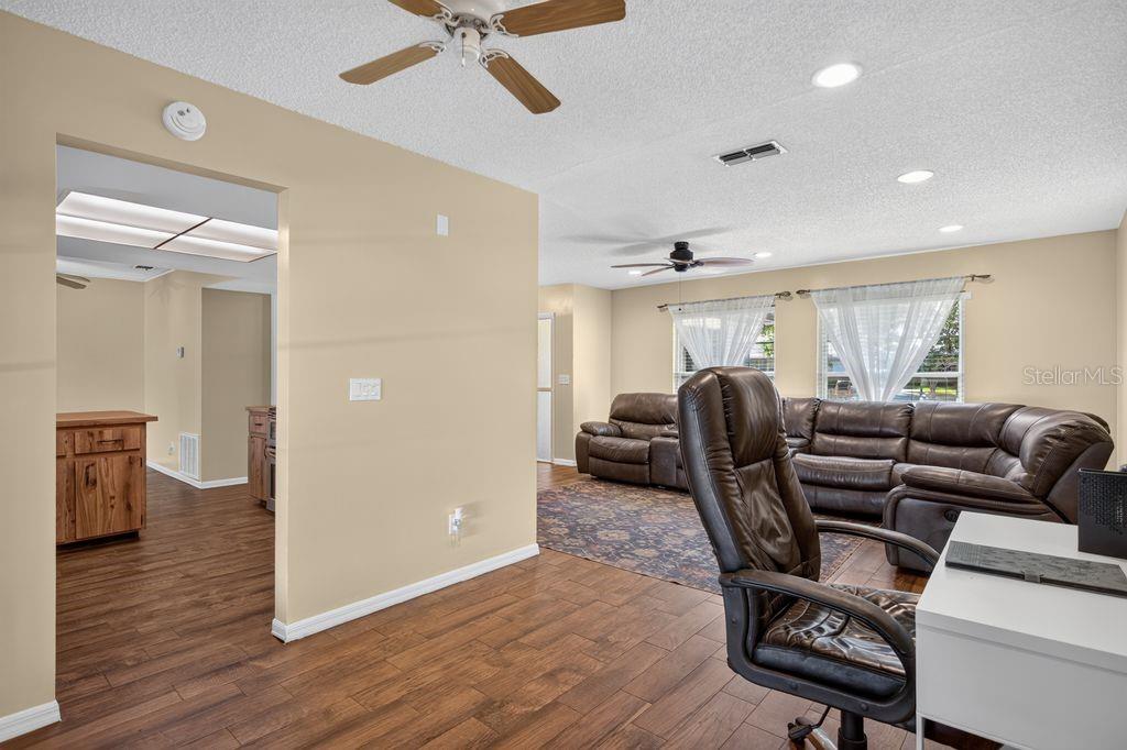 3110 Clovewood Pl, Seffner, FL 33584 photo