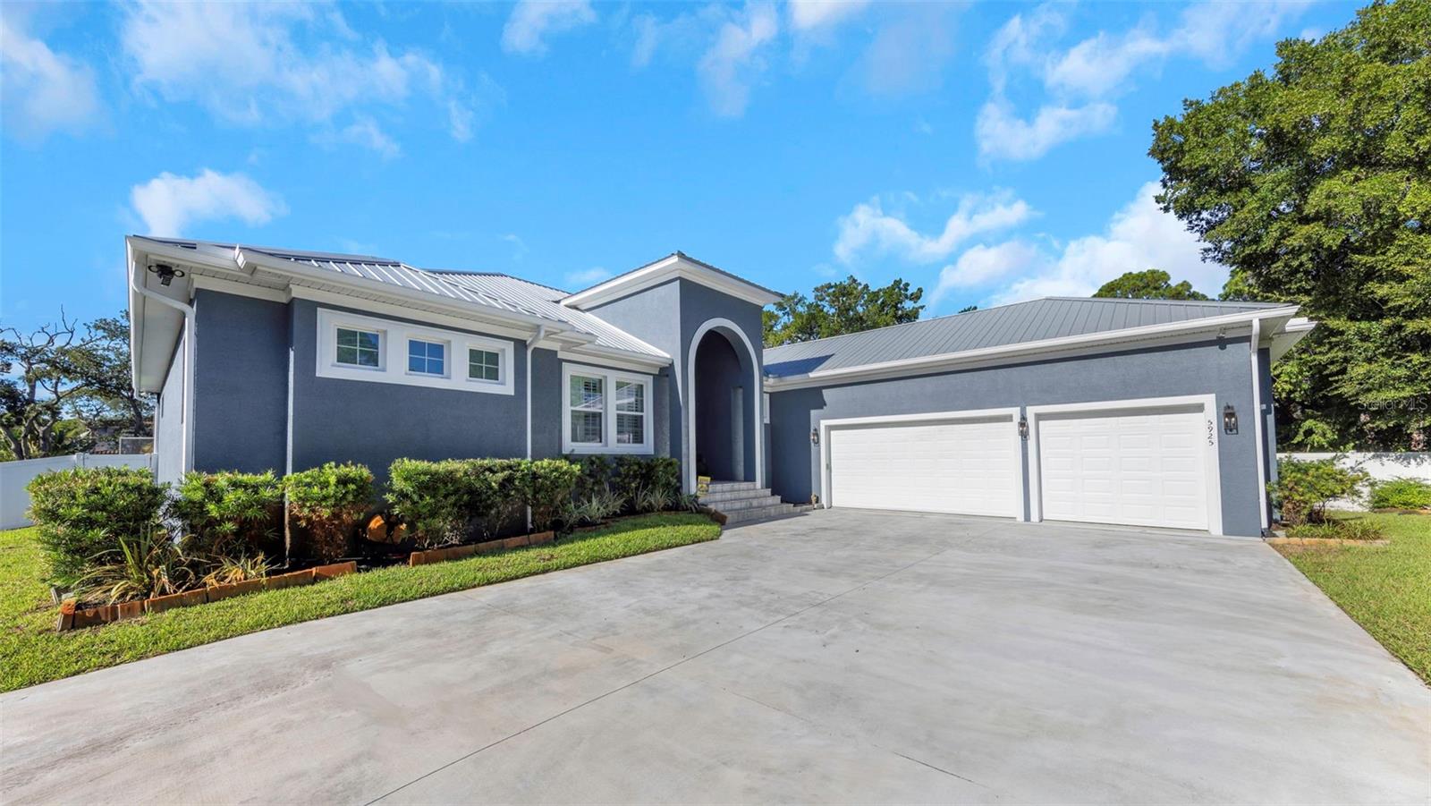 5925 Mohr Rd, Tampa, FL 33615 photo