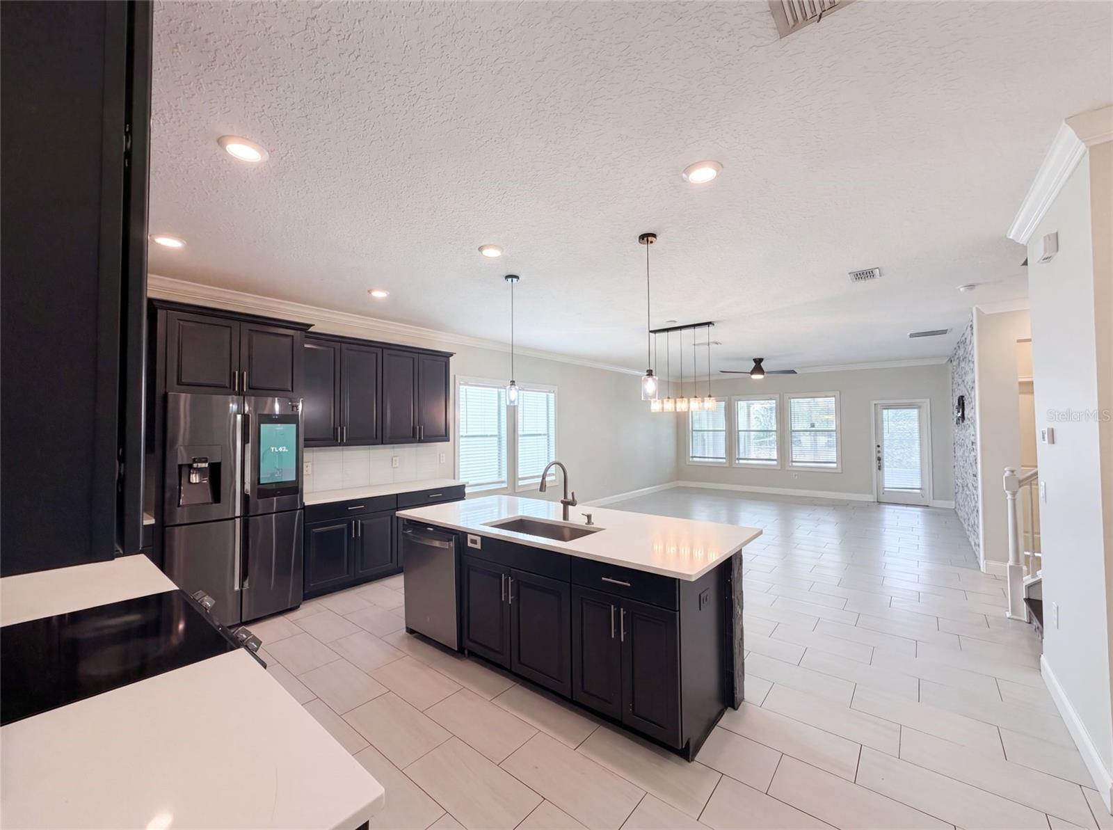 1423 Professional Shopping Center Ct, Davenport, FL 33896 photo