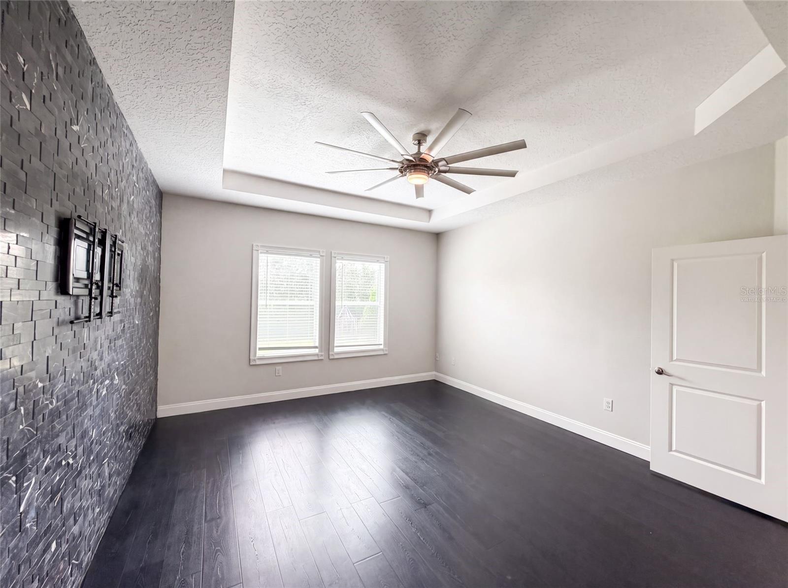 1423 Professional Shopping Center Ct, Davenport, FL 33896 photo