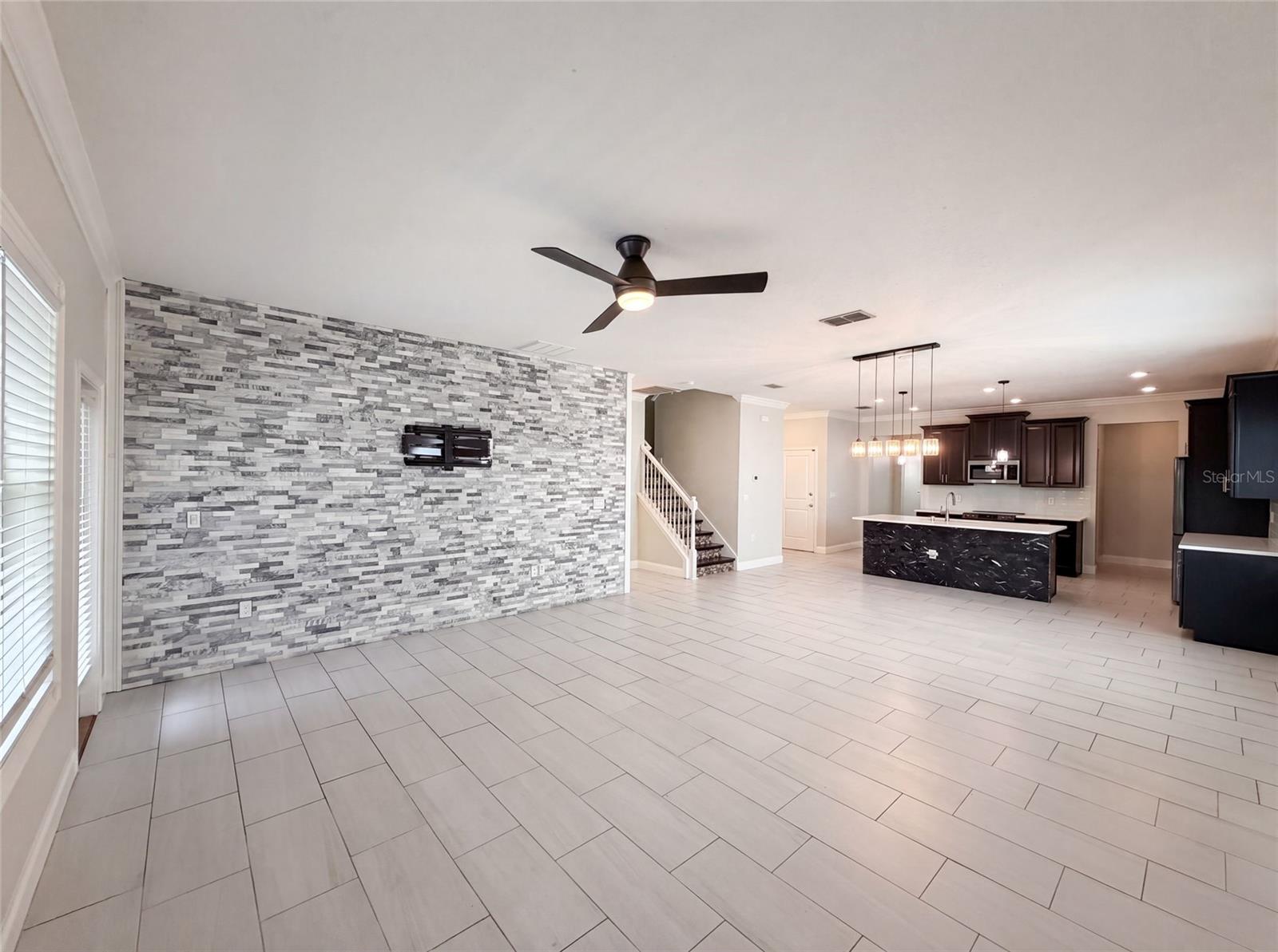 1423 Professional Shopping Center Ct, Davenport, FL 33896 photo