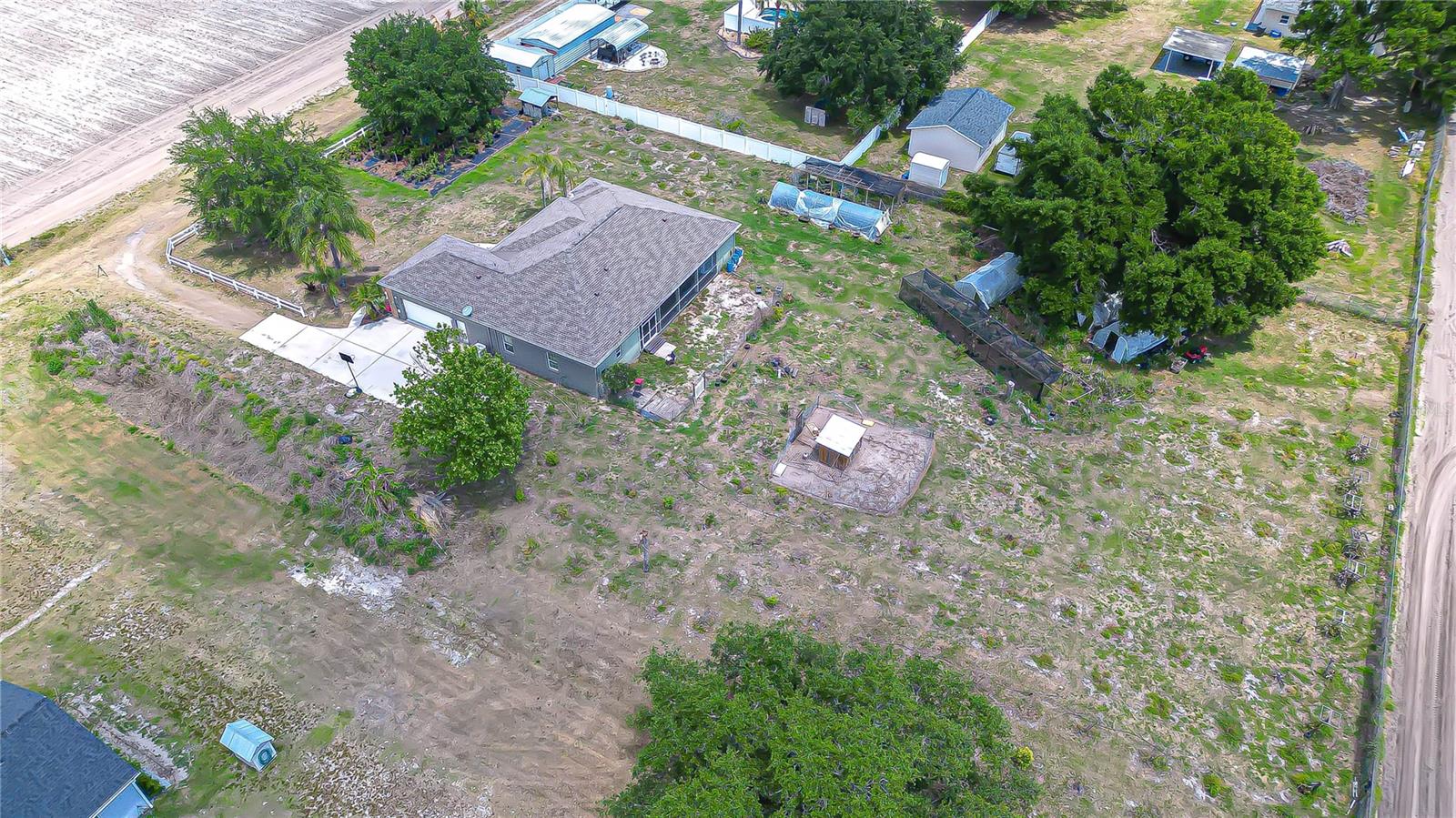 4036 Moores Lake Rd, Dover, FL 33527 photo