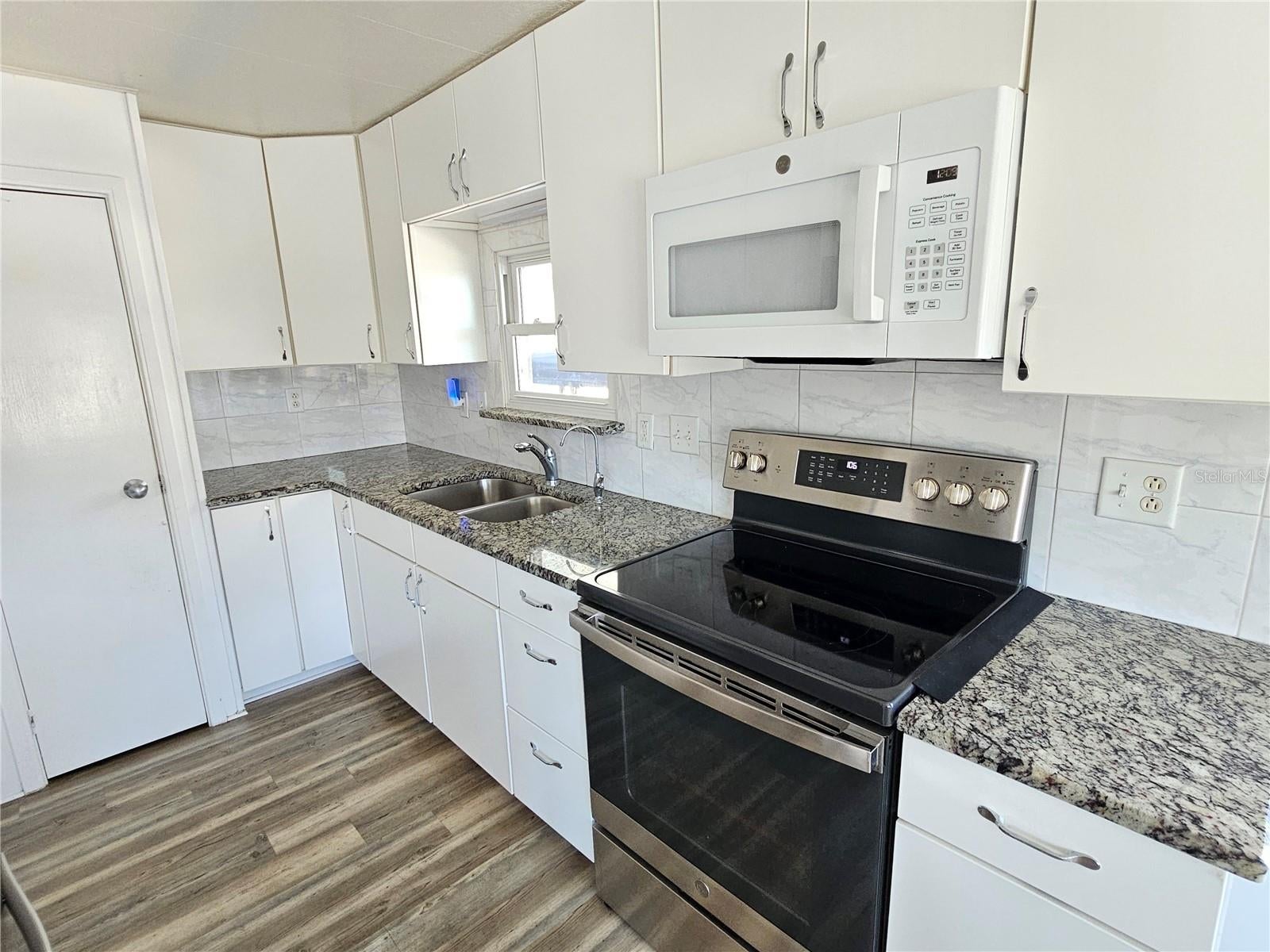 205 Via Veneto, Venice, FL 34285 photo