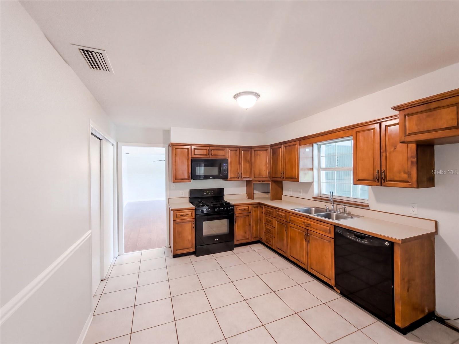 1310 SE 38 Ct, Ocala, FL 34471 photo