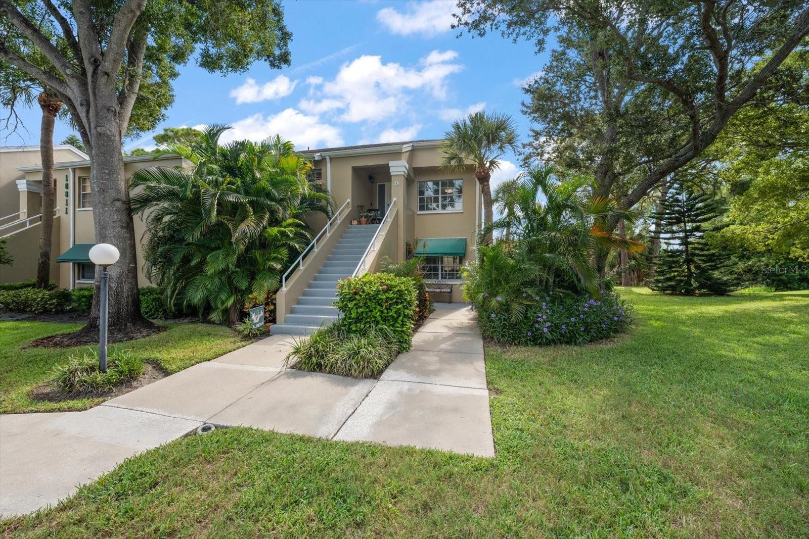 10811 Indian Hills Ct, Seminole, FL 33777