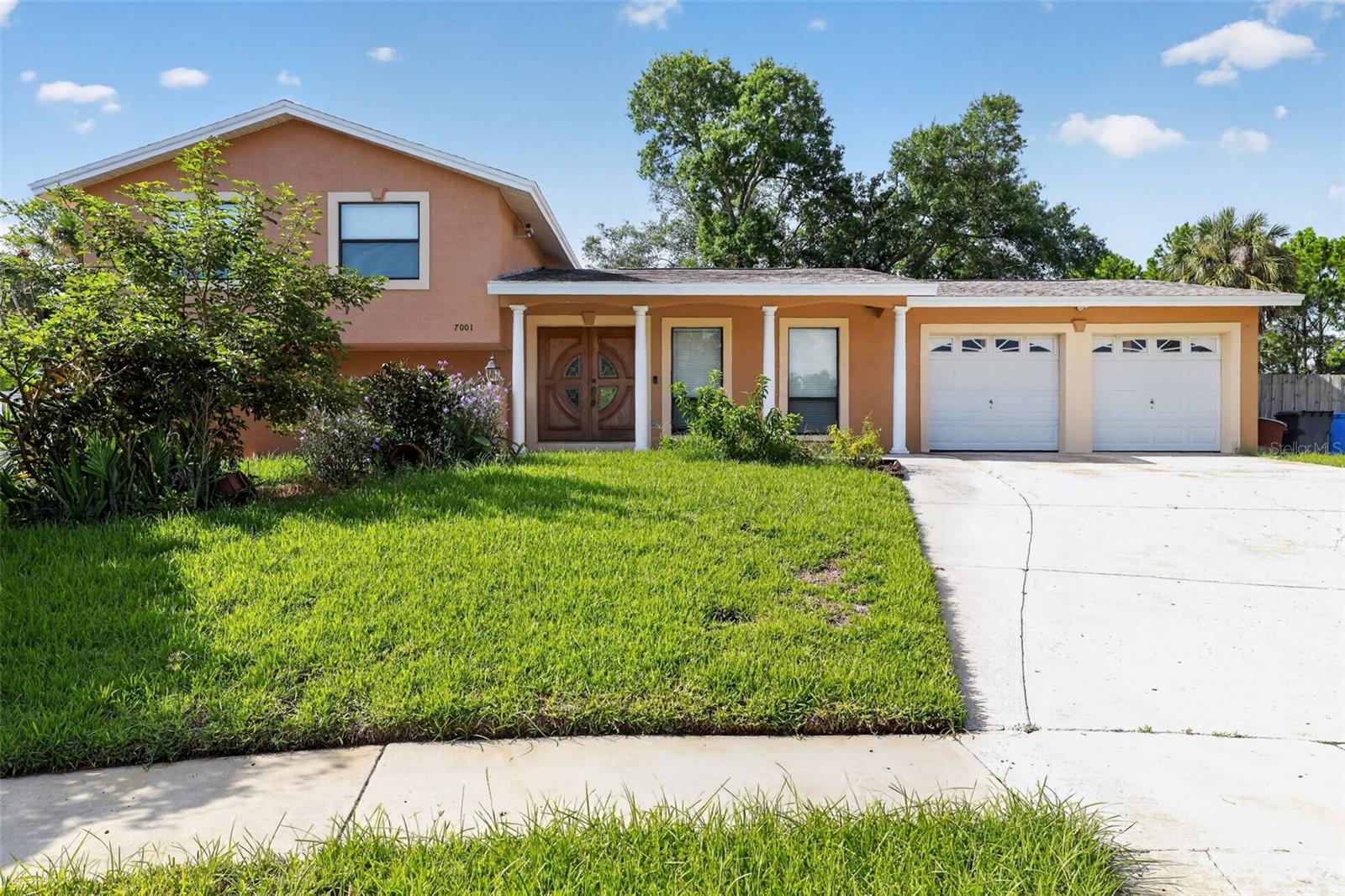 7001 Baywood Ct, Tampa, FL 33615