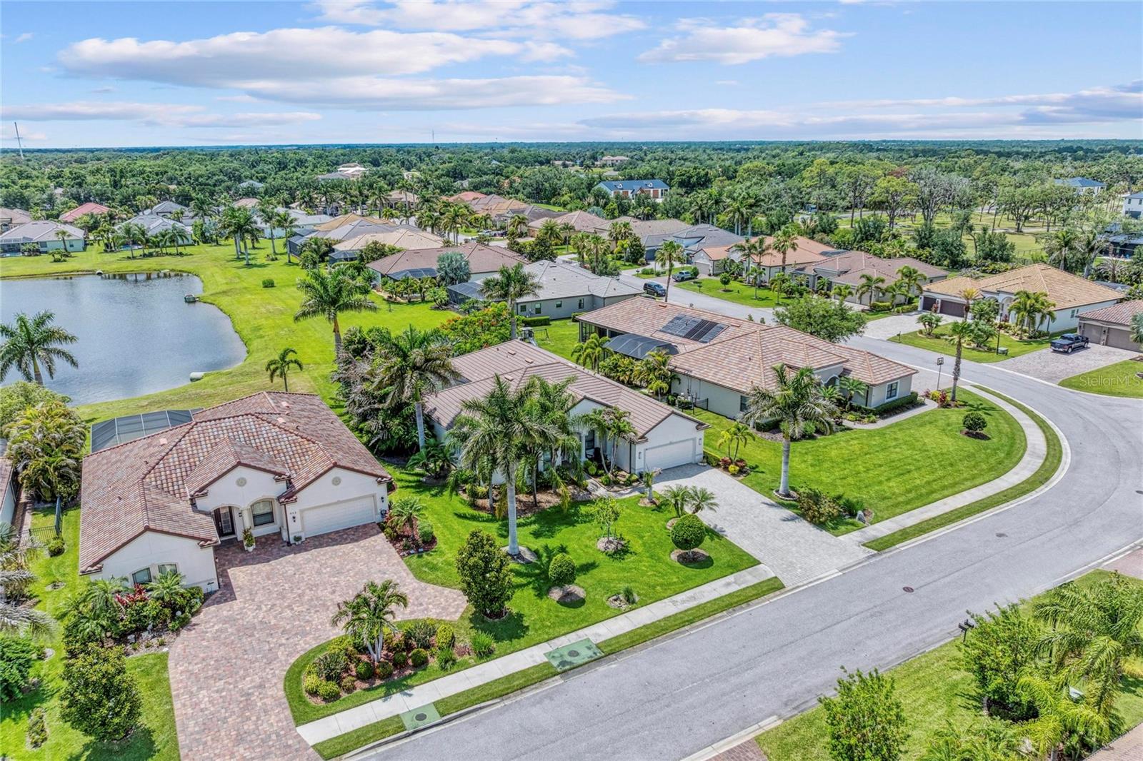 956 145 Street Cir, Bradenton, FL 34212 photo