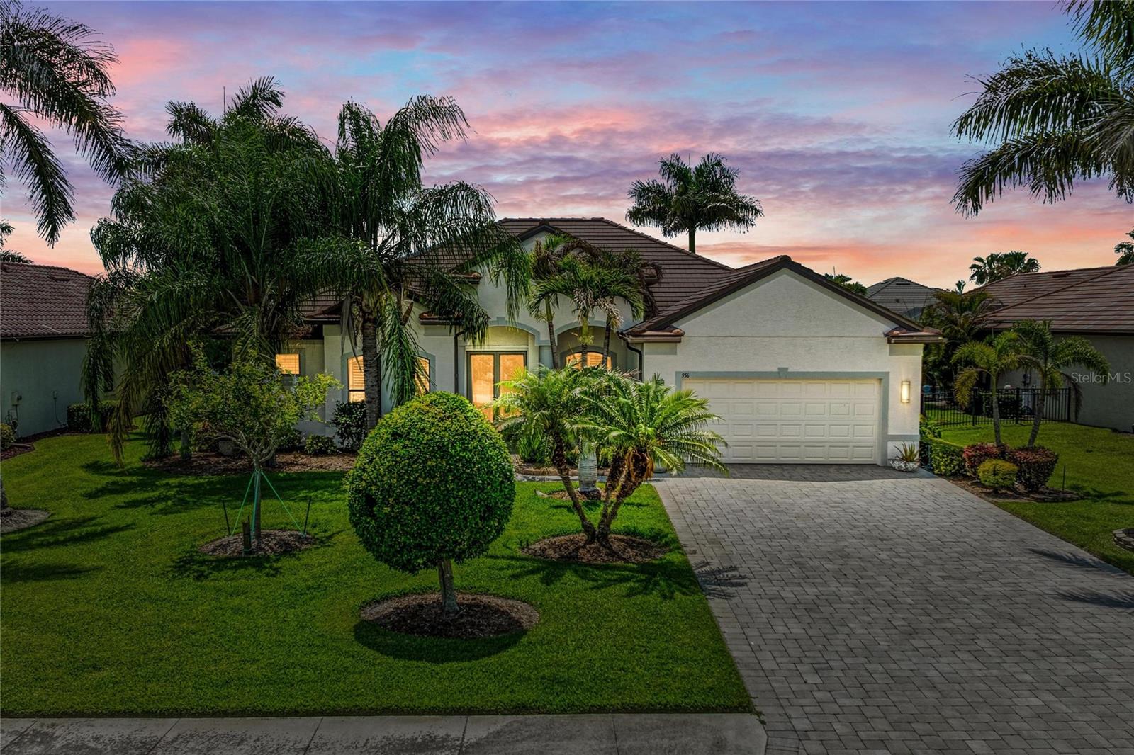 956 145 Street Cir, Bradenton, FL 34212 photo