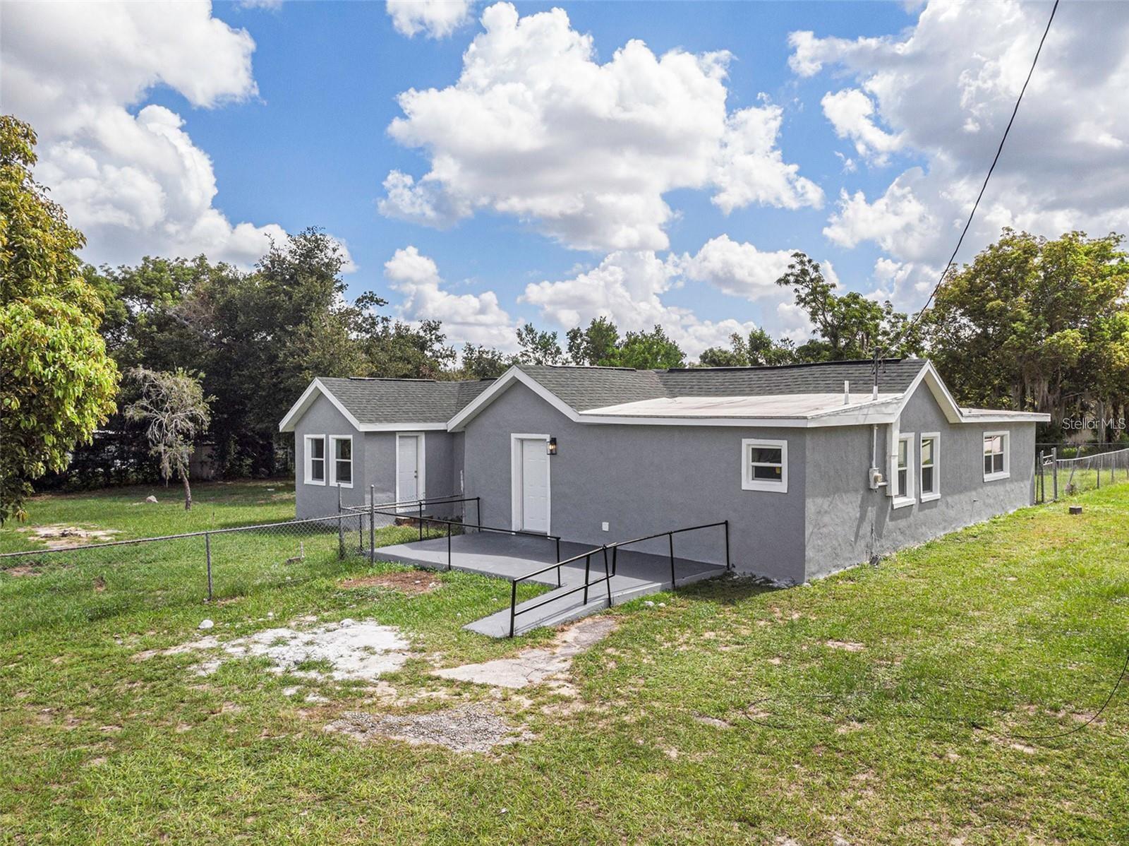 205 E Cornell St, Avon Park, FL 33825 photo