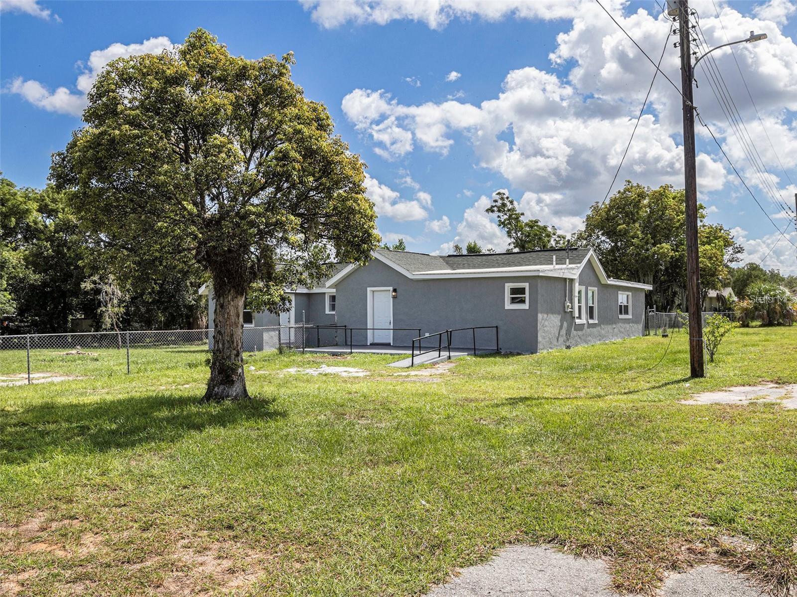 205 E Cornell St, Avon Park, FL 33825 photo