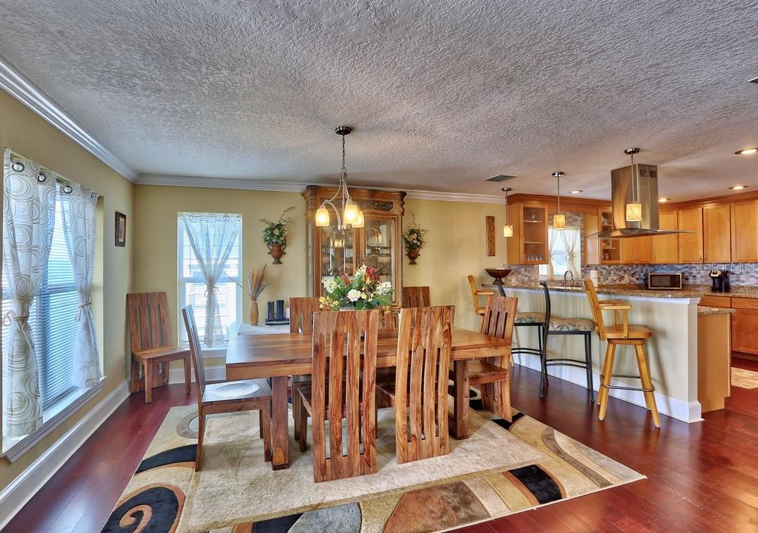 5433 Essex Ave, Gulfport, FL 33707 photo