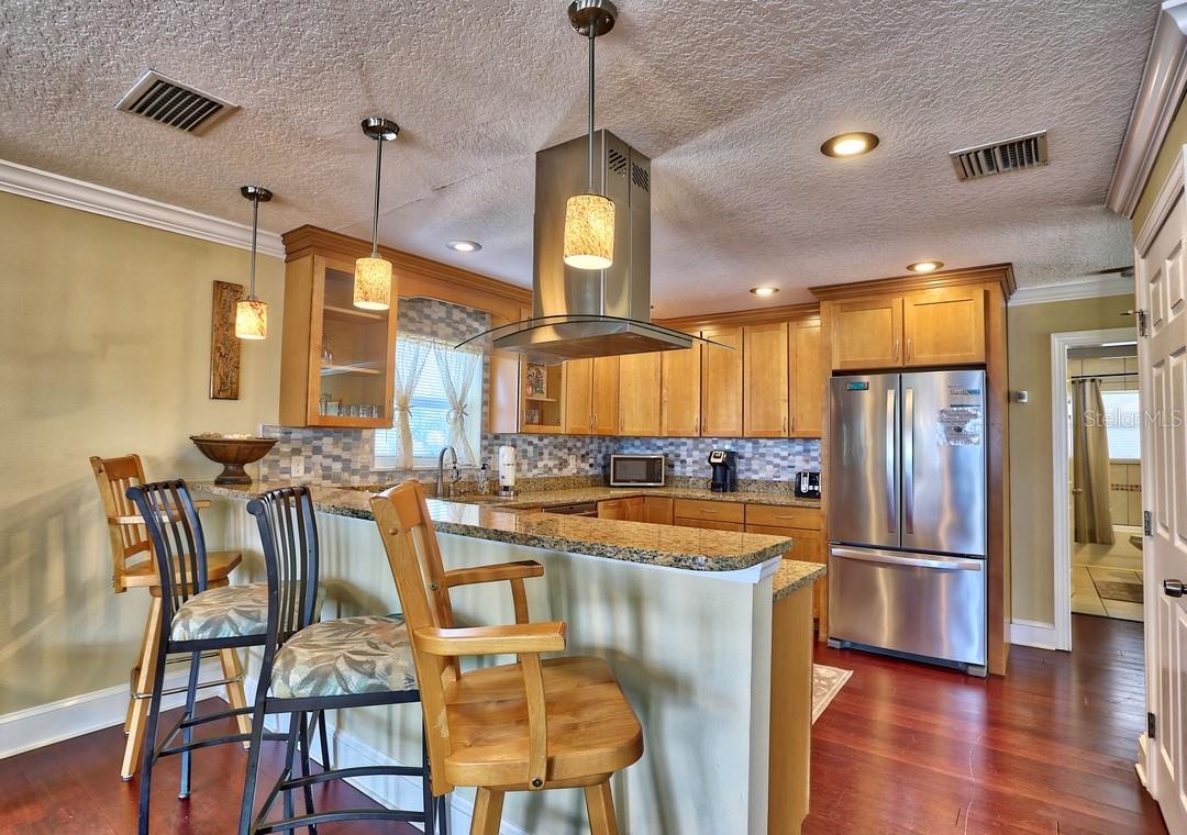 5433 Essex Ave, Gulfport, FL 33707 photo