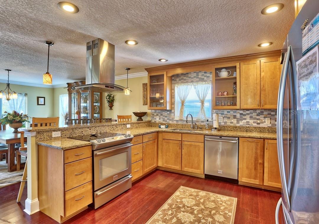 5433 Essex Ave, Gulfport, FL 33707 photo