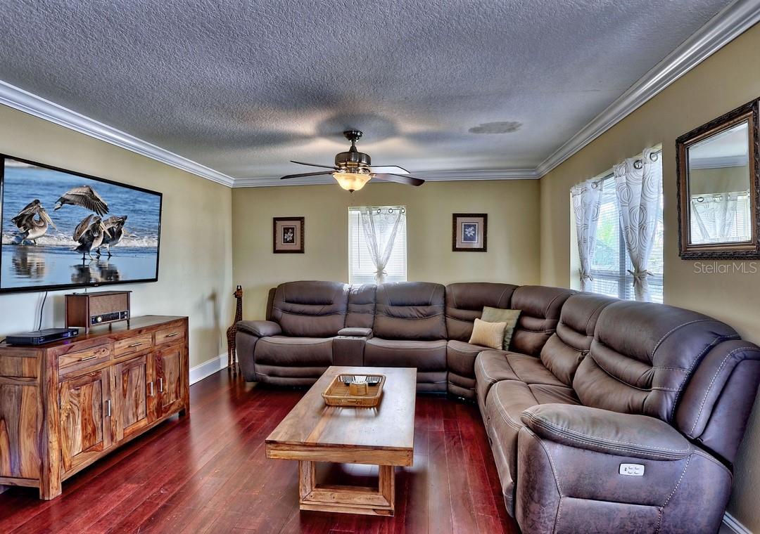 5433 Essex Ave, Gulfport, FL 33707 photo