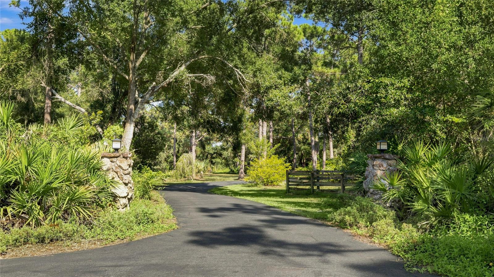 6950 El Dorado Dr, Sarasota, FL 34240 photo