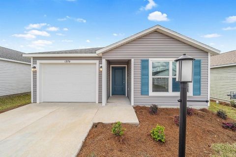 Single Family Residence in THE VILLAGES FL 1974 LOCKETT LANE.jpg