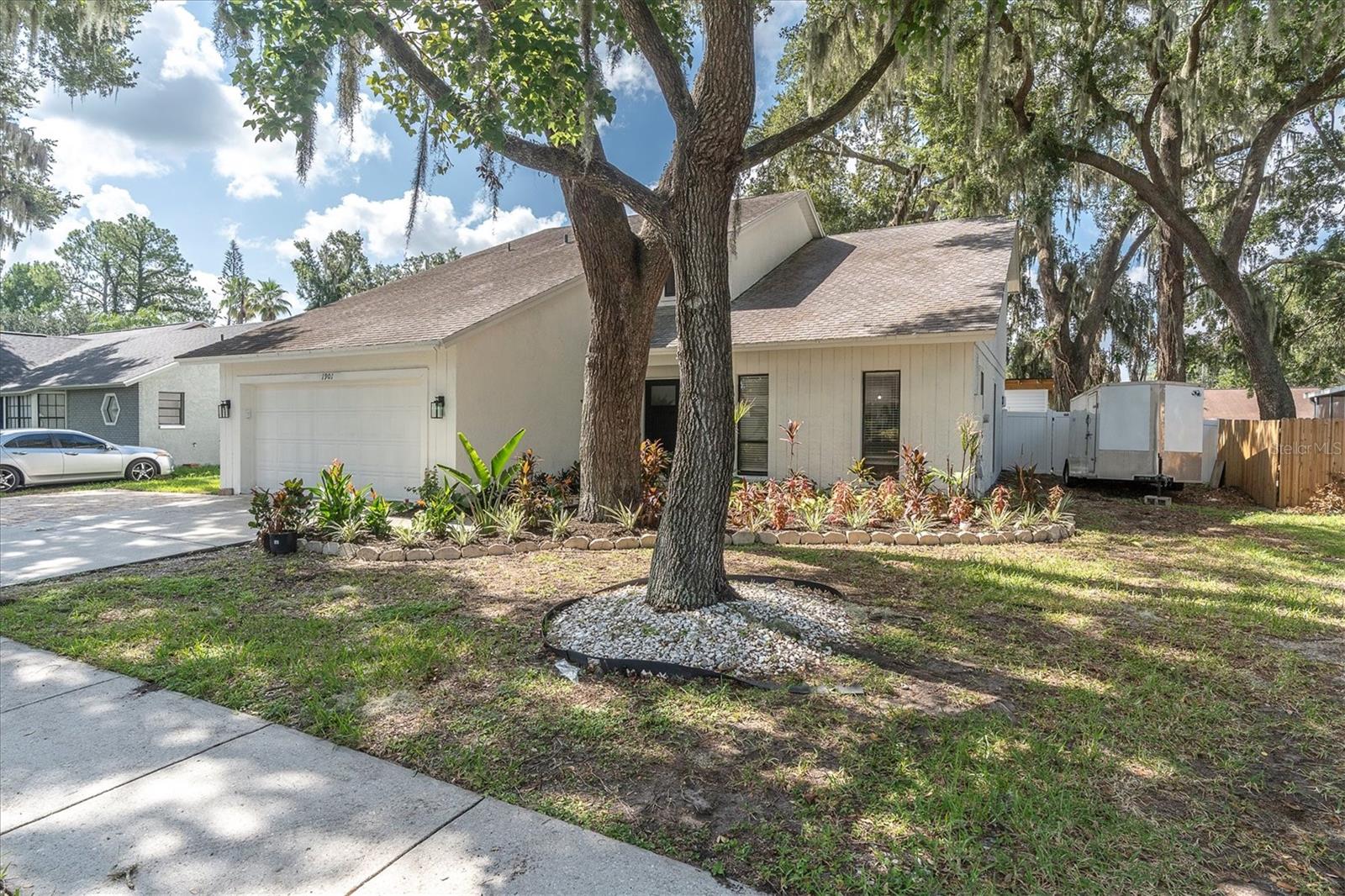 1901 Landside Dr, Valrico, FL 33594 photo