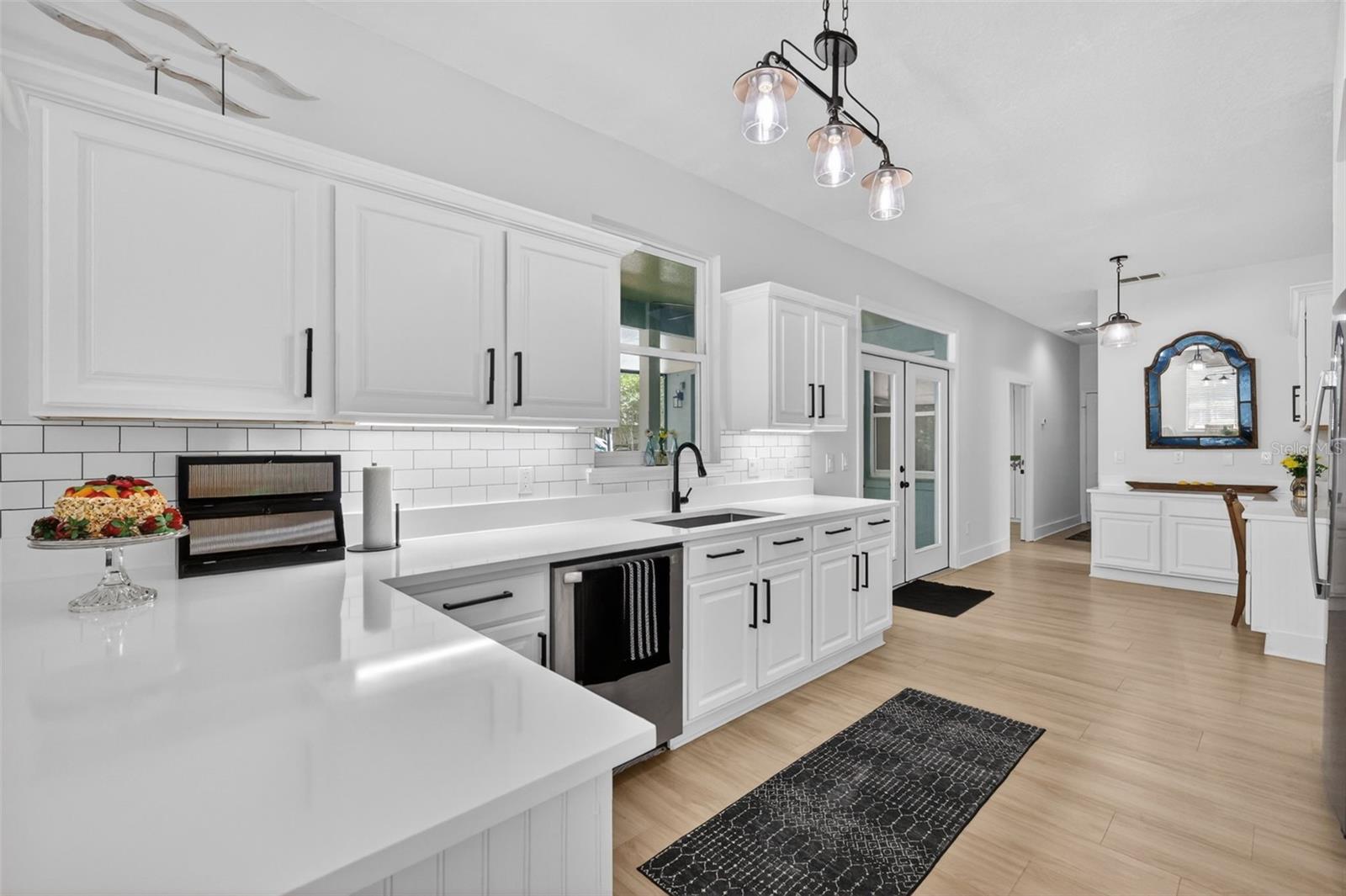 250 N Walker St, Oakland, FL 34760 photo