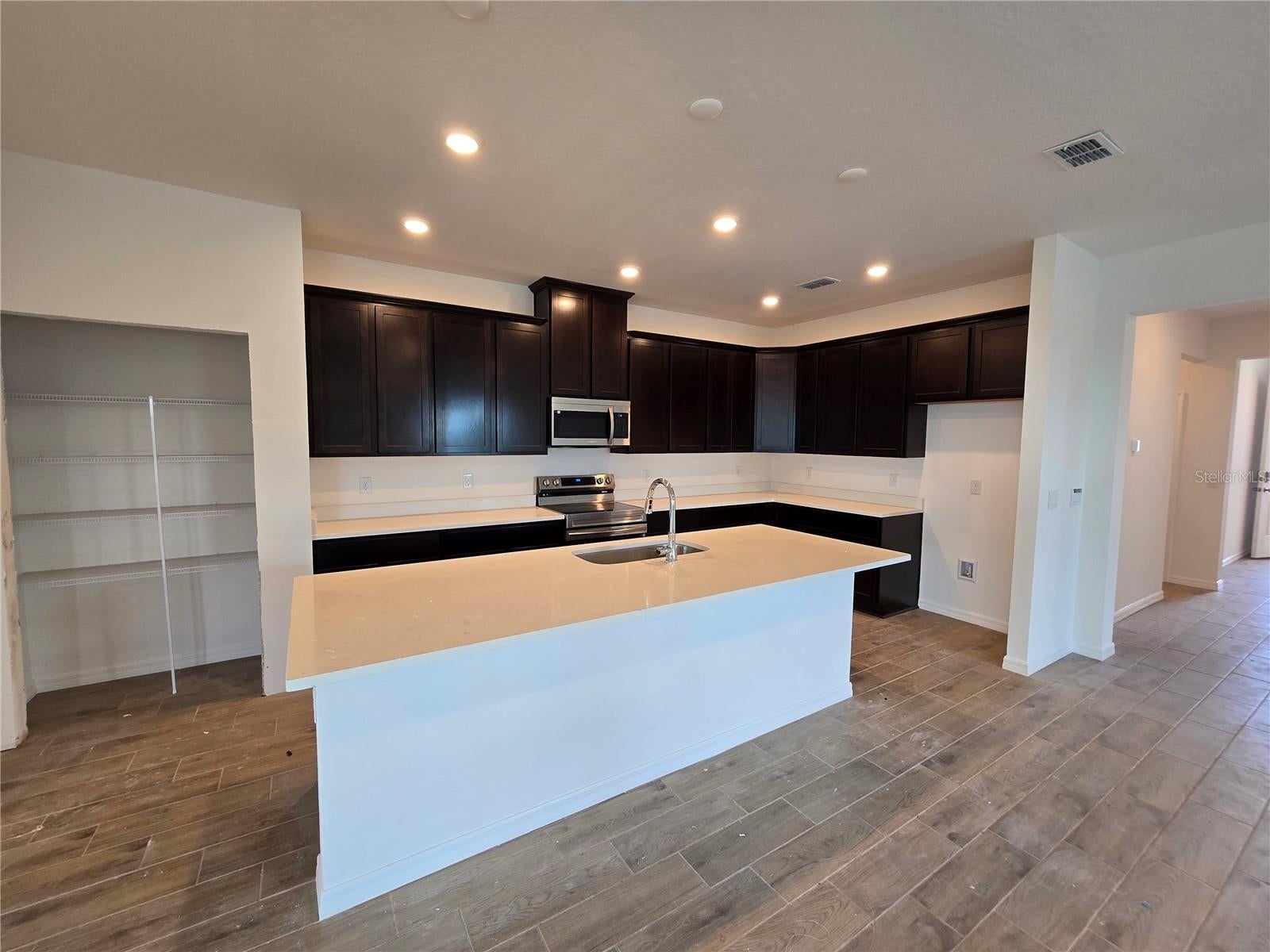 6470 Chorus Dr, Mascotte, FL 34753 photo