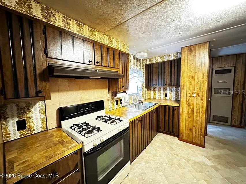 4175 Hess Ave, Cocoa, FL 32926 photo
