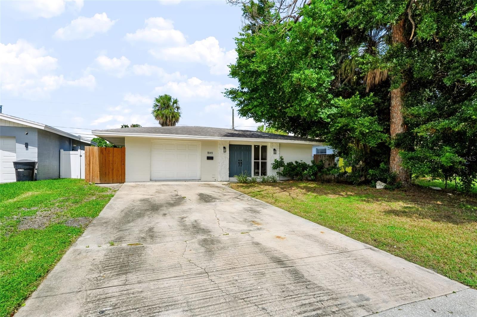 1849 New Hampshire Ave, Saint Petersburg, FL 33703 photo