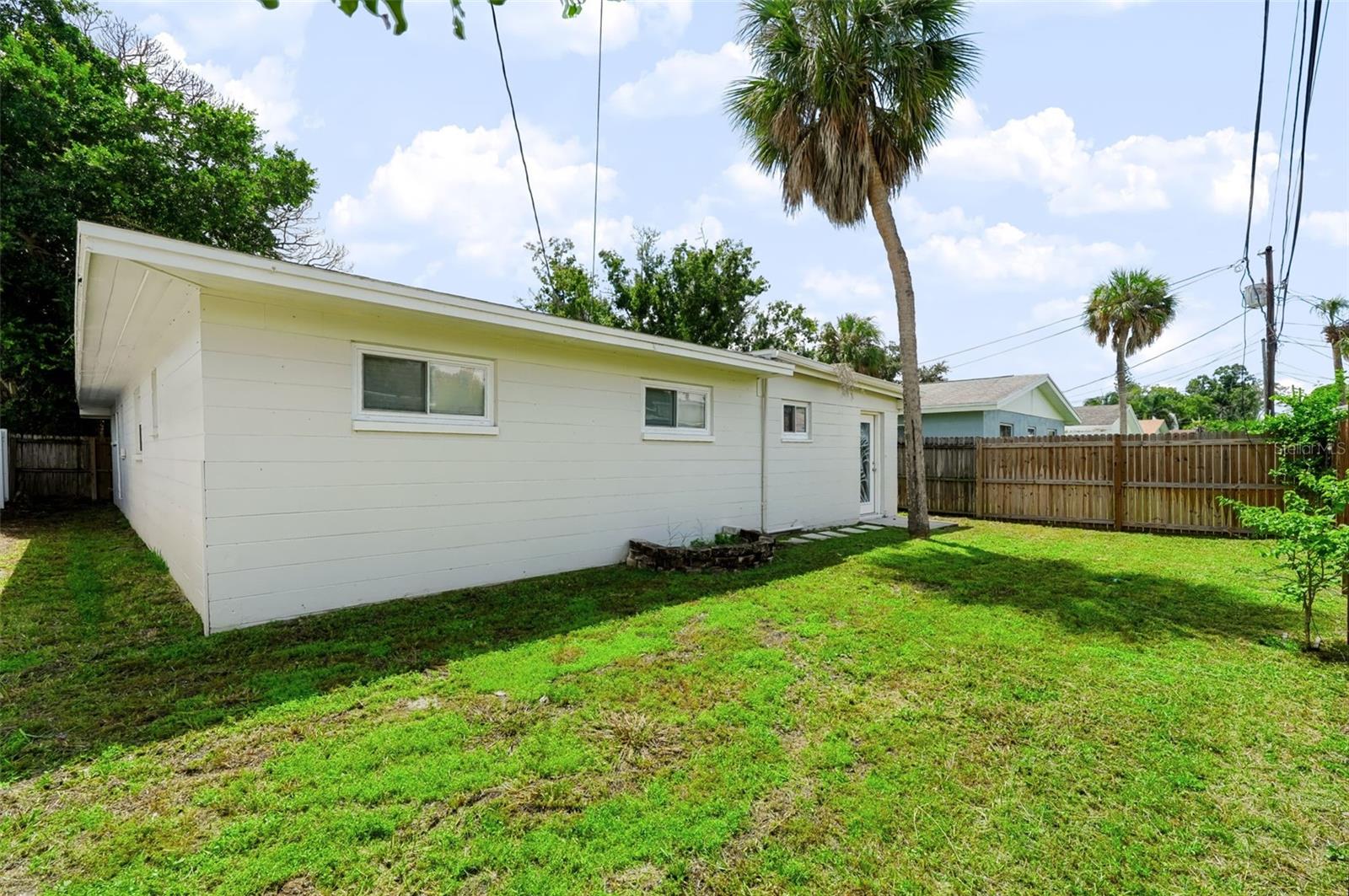 1849 New Hampshire Ave, Saint Petersburg, FL 33703 photo