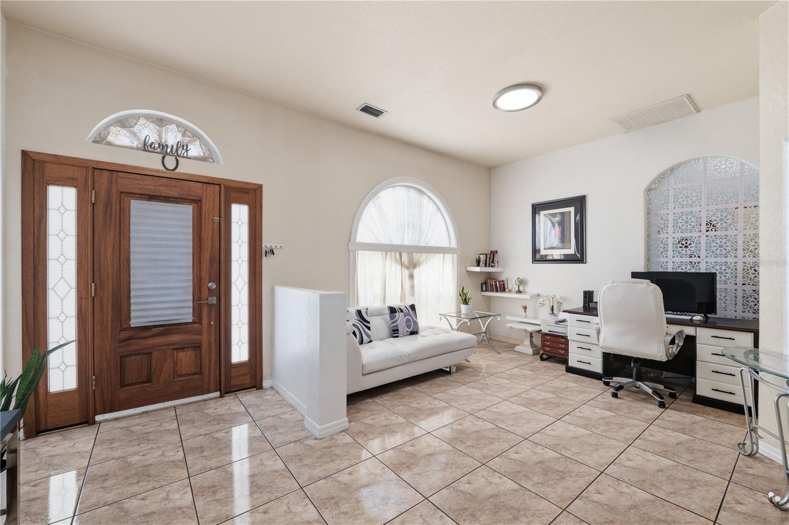1907 W Mohawk Ave, Tampa, FL 33603 photo