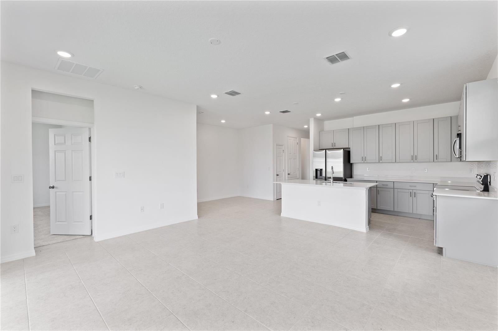 491 Silver Palm Dr, Haines City, FL 33844 photo