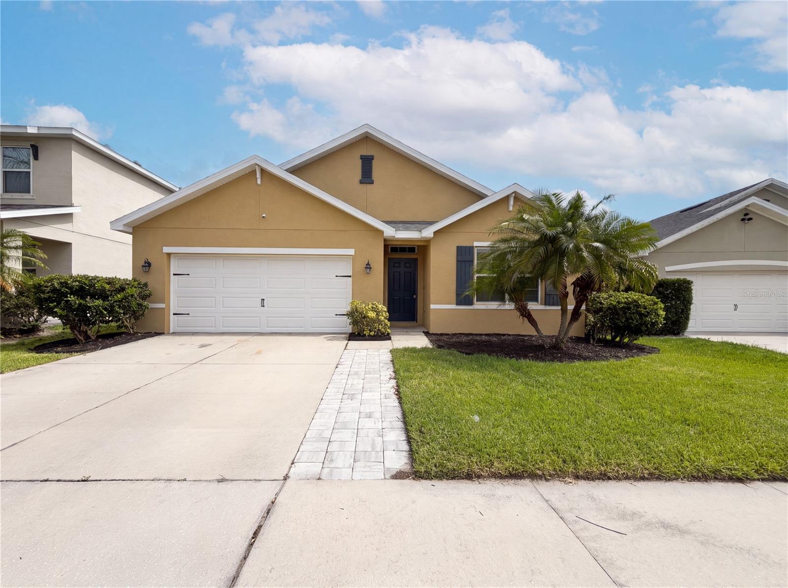 16415 Treasure Point Dr, Wimauma, FL 33598