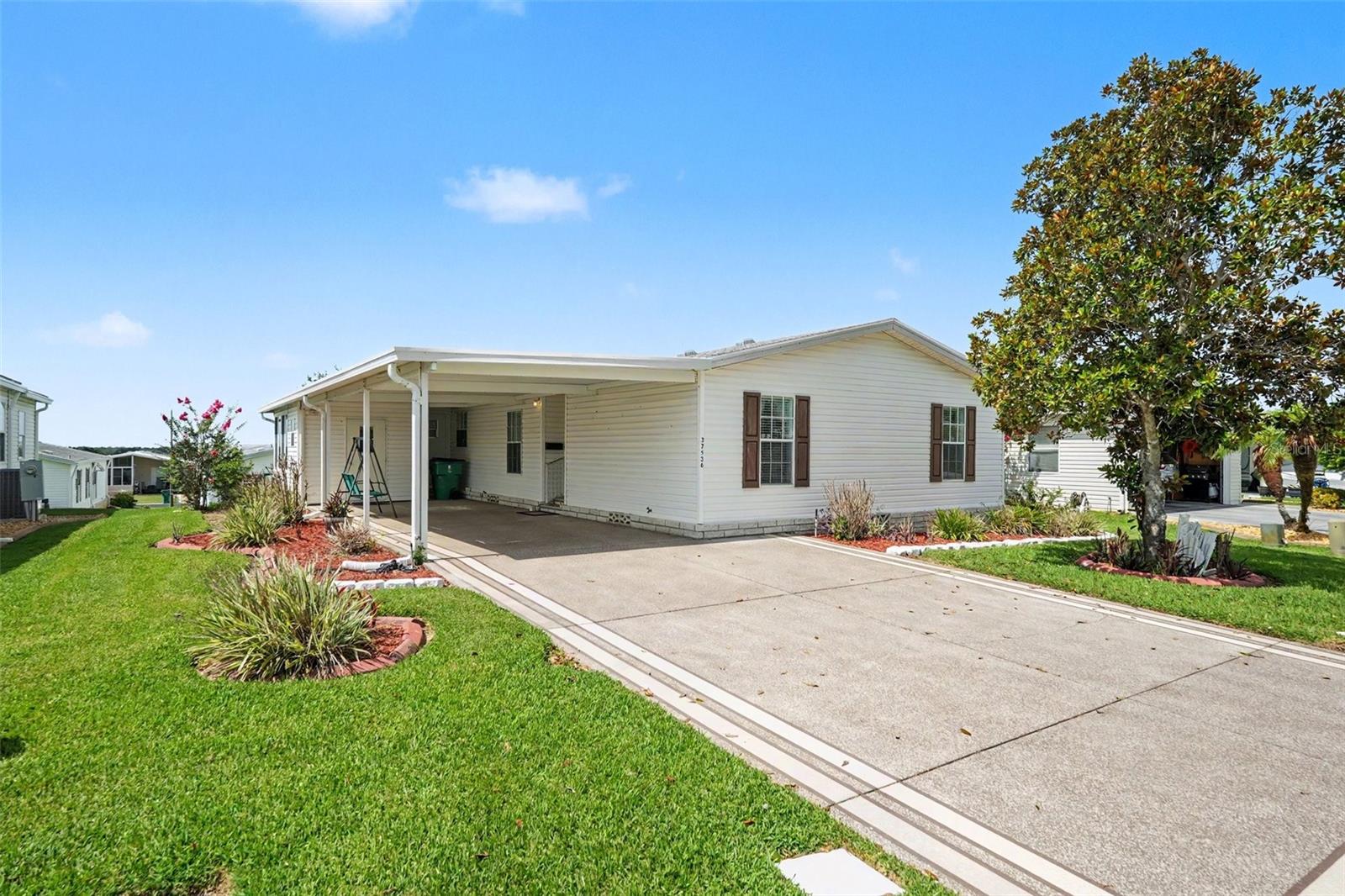 37536 Gill Ave, Zephyrhills, FL 33541 photo