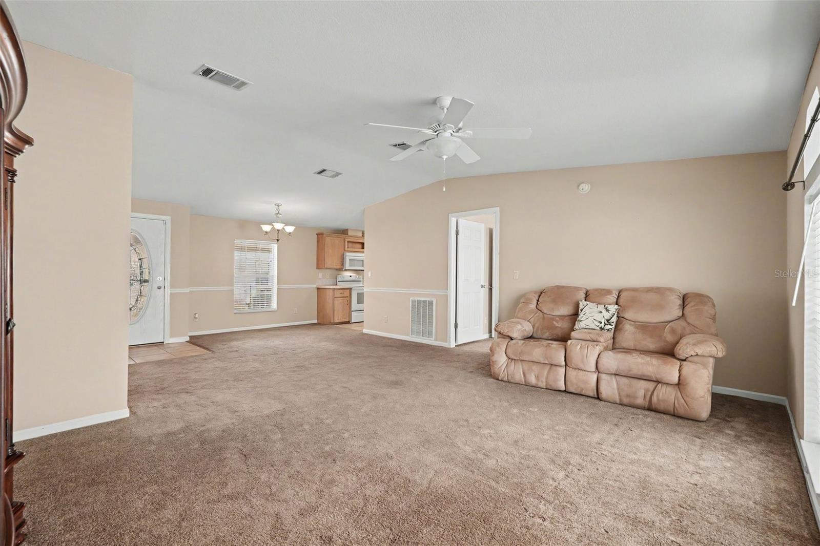 37536 Gill Ave, Zephyrhills, FL 33541 photo
