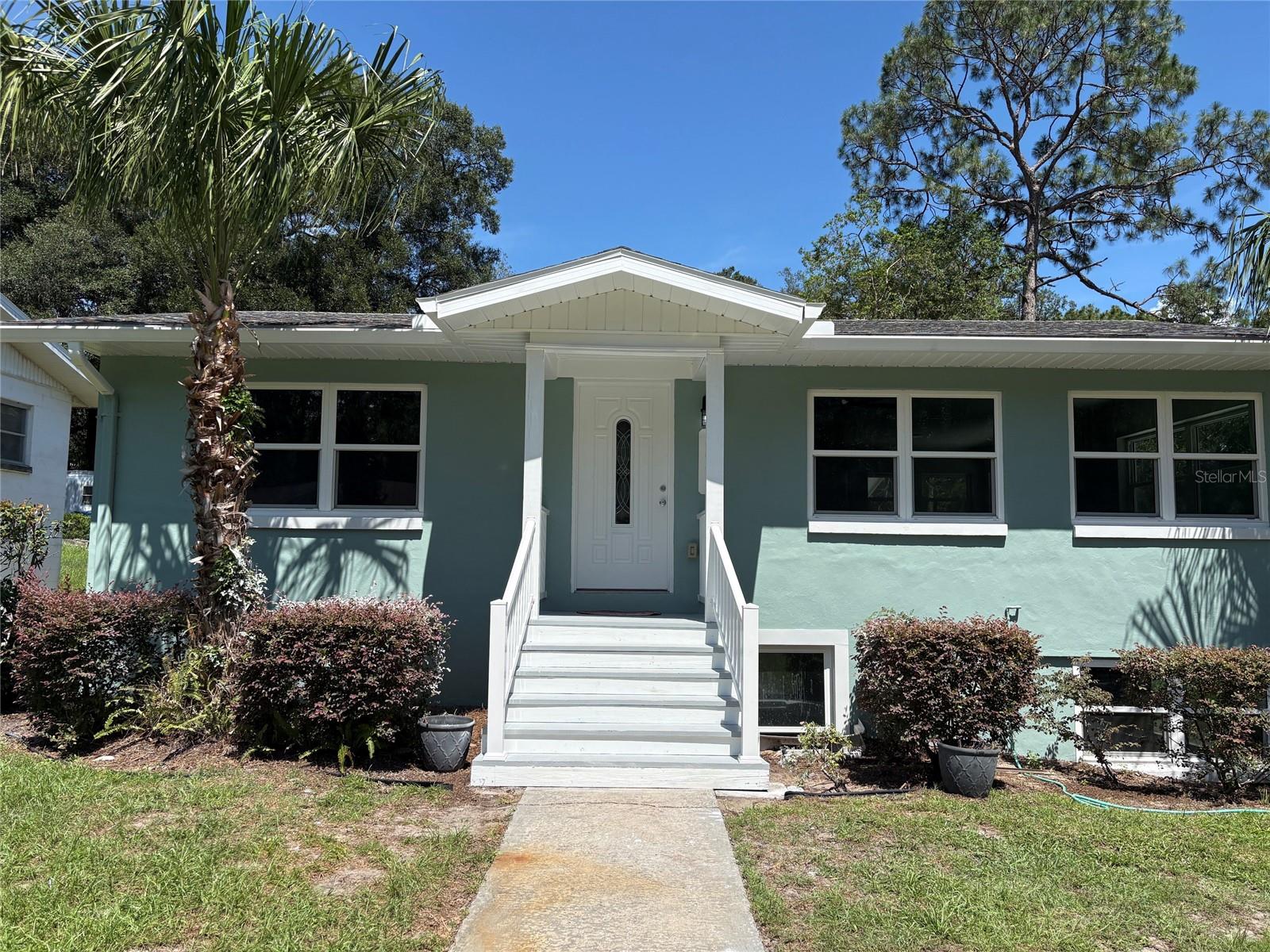 2094 Penn Dr, Deland, FL 32724 photo