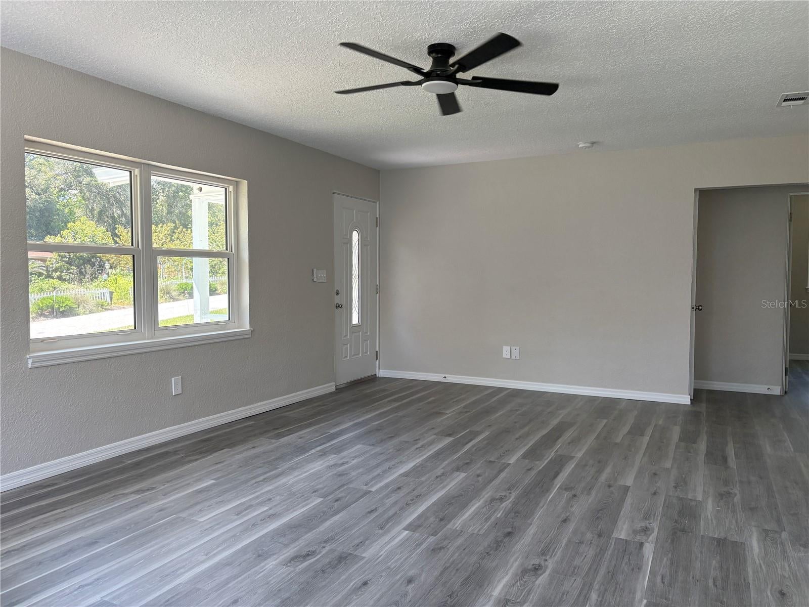 2094 Penn Dr, Deland, FL 32724 photo