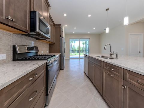 Single Family Residence in SARASOTA FL 6333 DRY TORTUGAS DRIVE 7.jpg