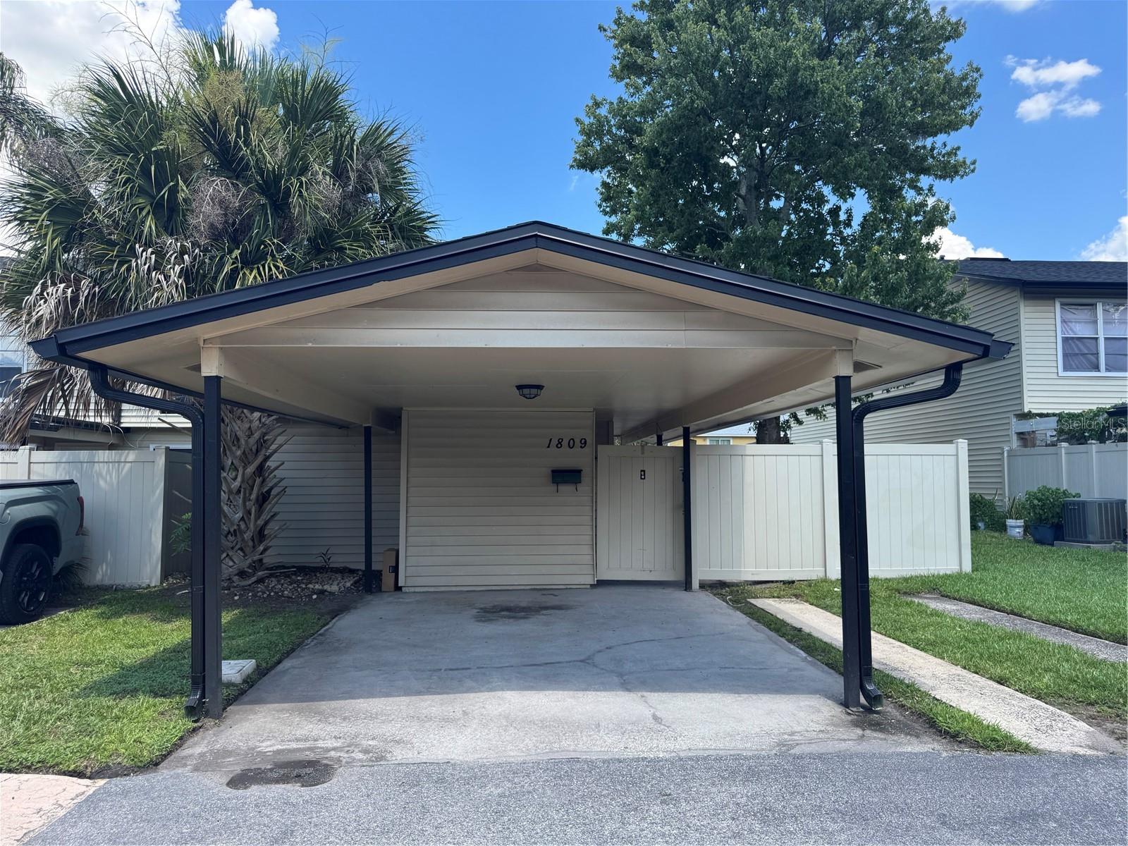 1809 Townhall Ln, Orlando, FL 32807