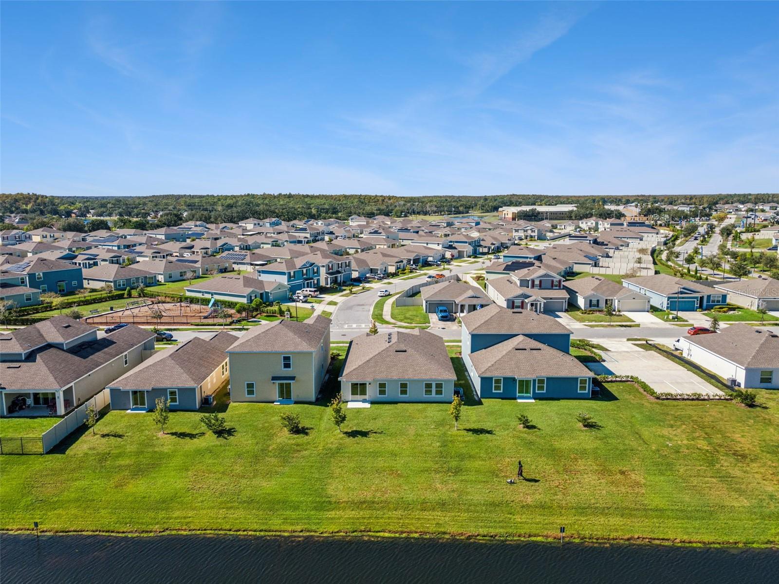 2009 Myrtle Pine St, Kissimmee, FL 34746 photo