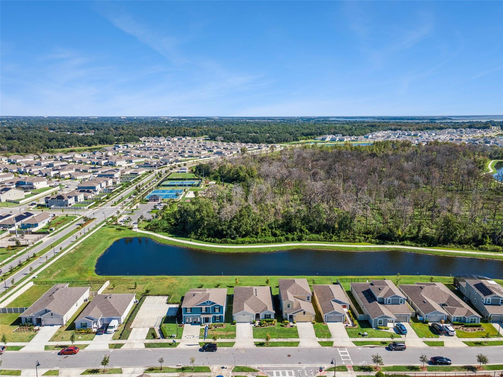 2009 Myrtle Pine St, Kissimmee, FL 34746 photo