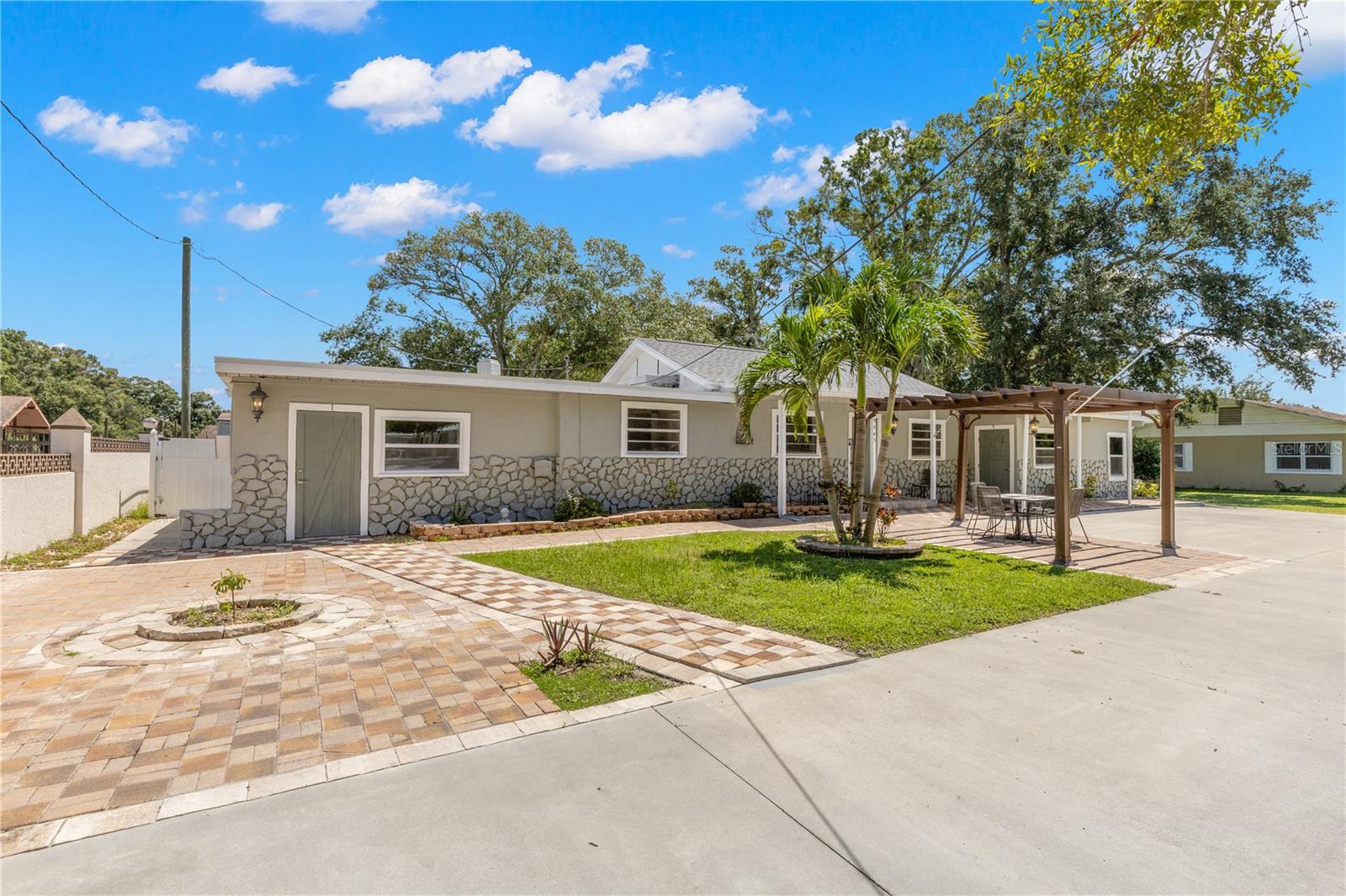 9845 60 St, Pinellas Park, FL 33782