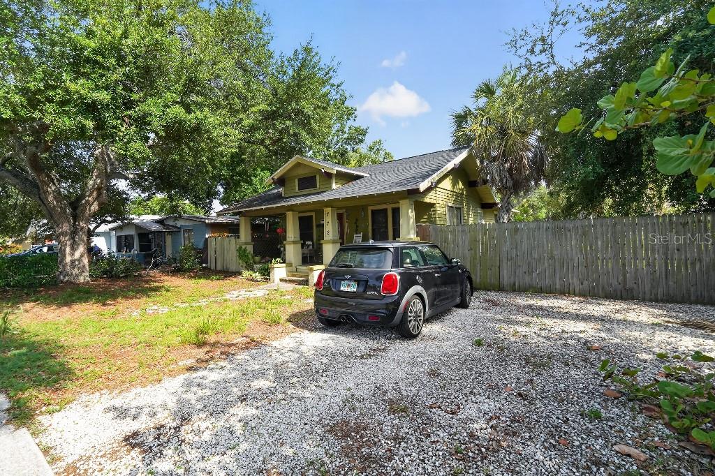 772 38 Ave, Saint Petersburg, FL 33705 photo