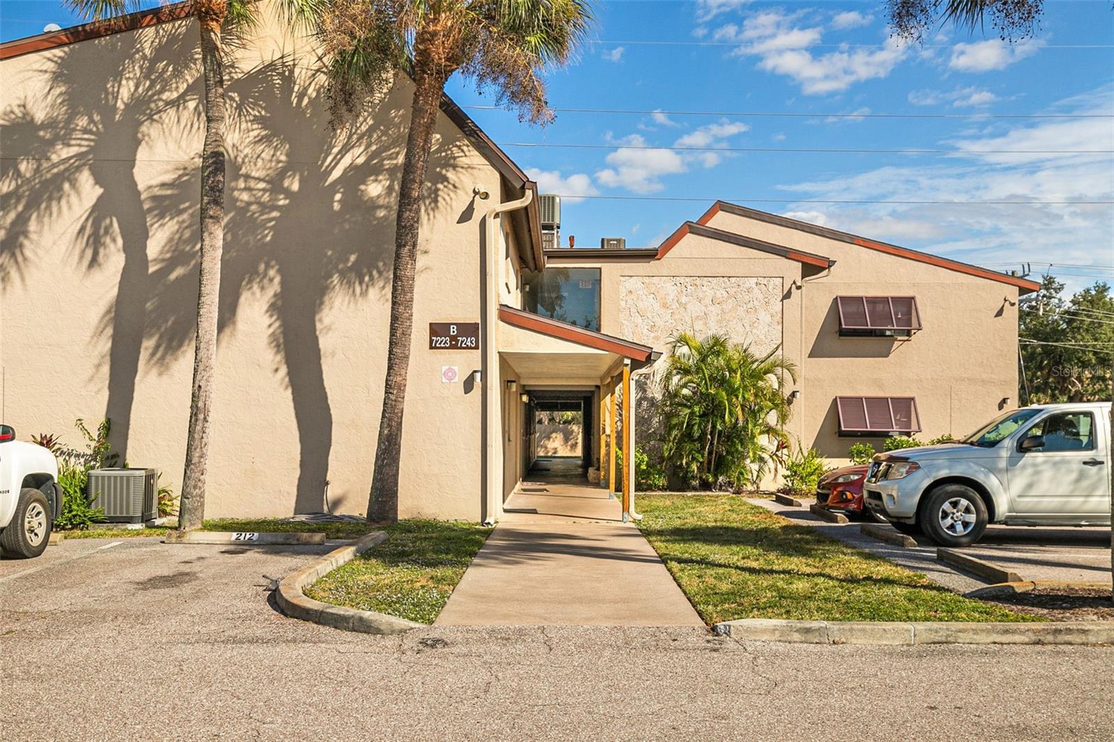 7223 Cloister Dr #111, Sarasota, FL 34231 photo