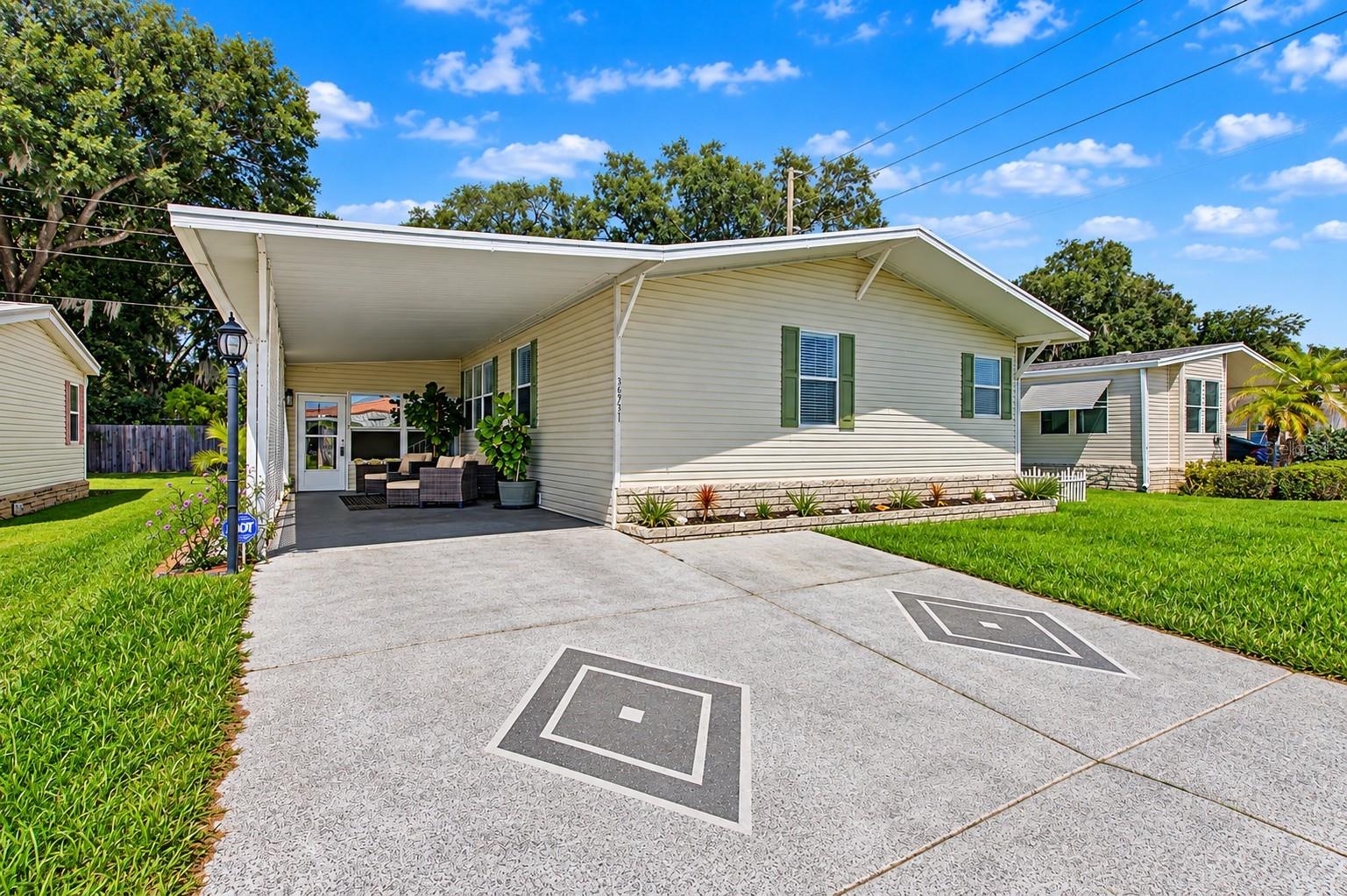 36731 Tara Ave, Zephyrhills, FL 33542 photo