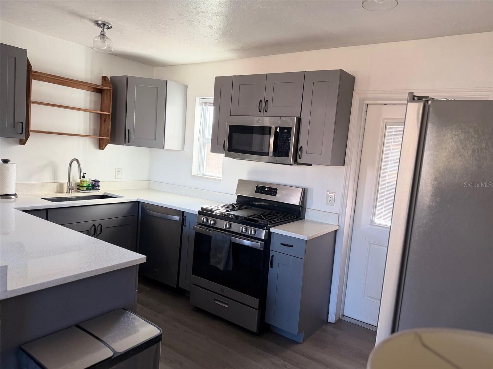 9372 88 Way, Seminole, FL 33777 photo
