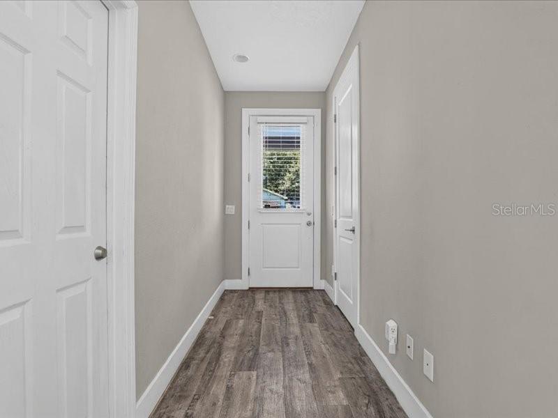 909 Randall St, Orlando, FL 32805 photo