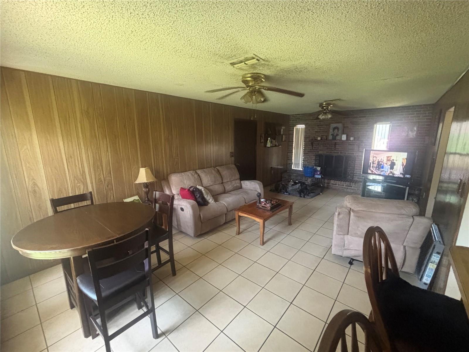 2105 SW 5 St, Ocala, FL 34471 photo