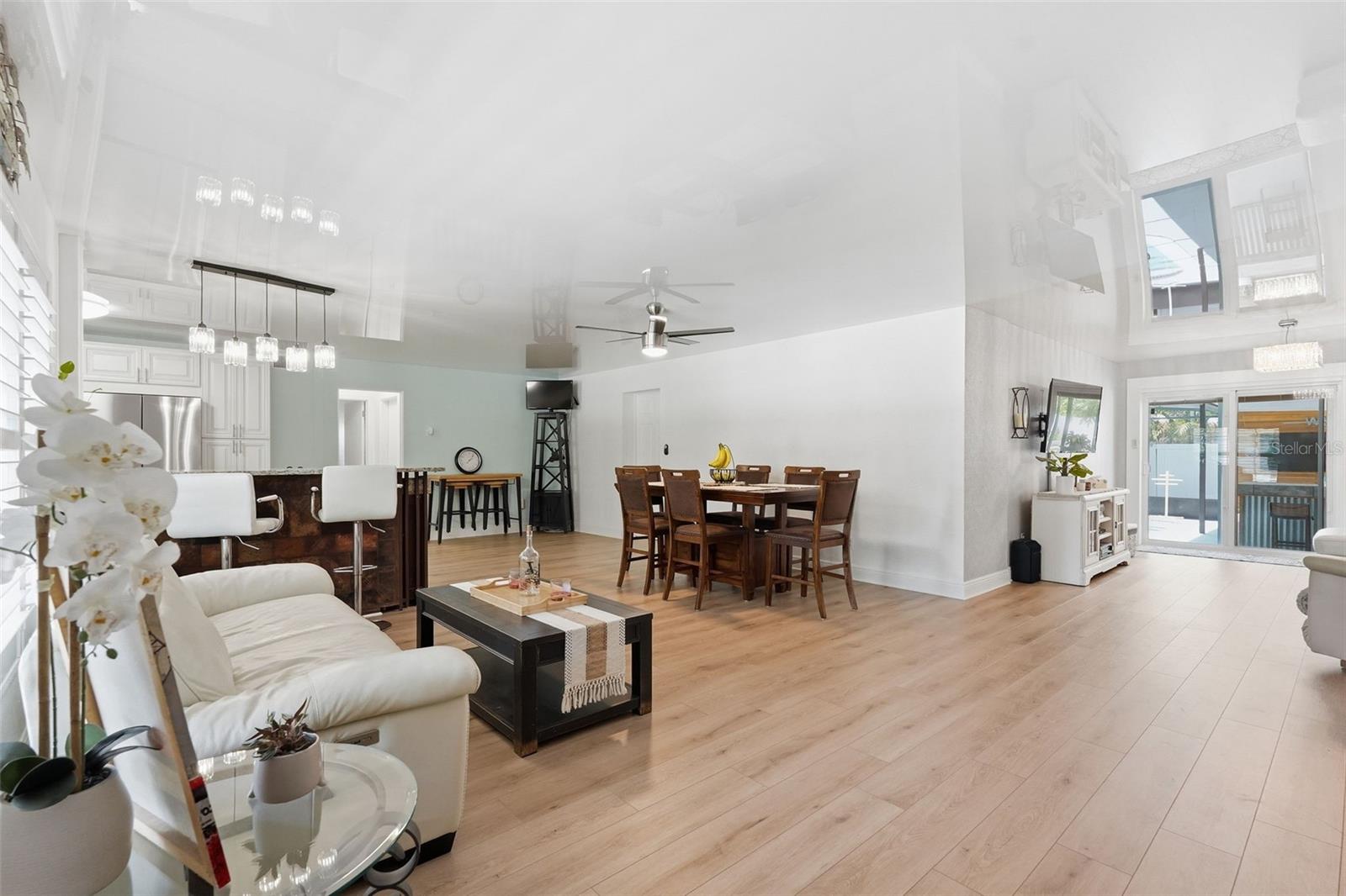 2900 Park St, Saint Petersburg, FL 33710 photo