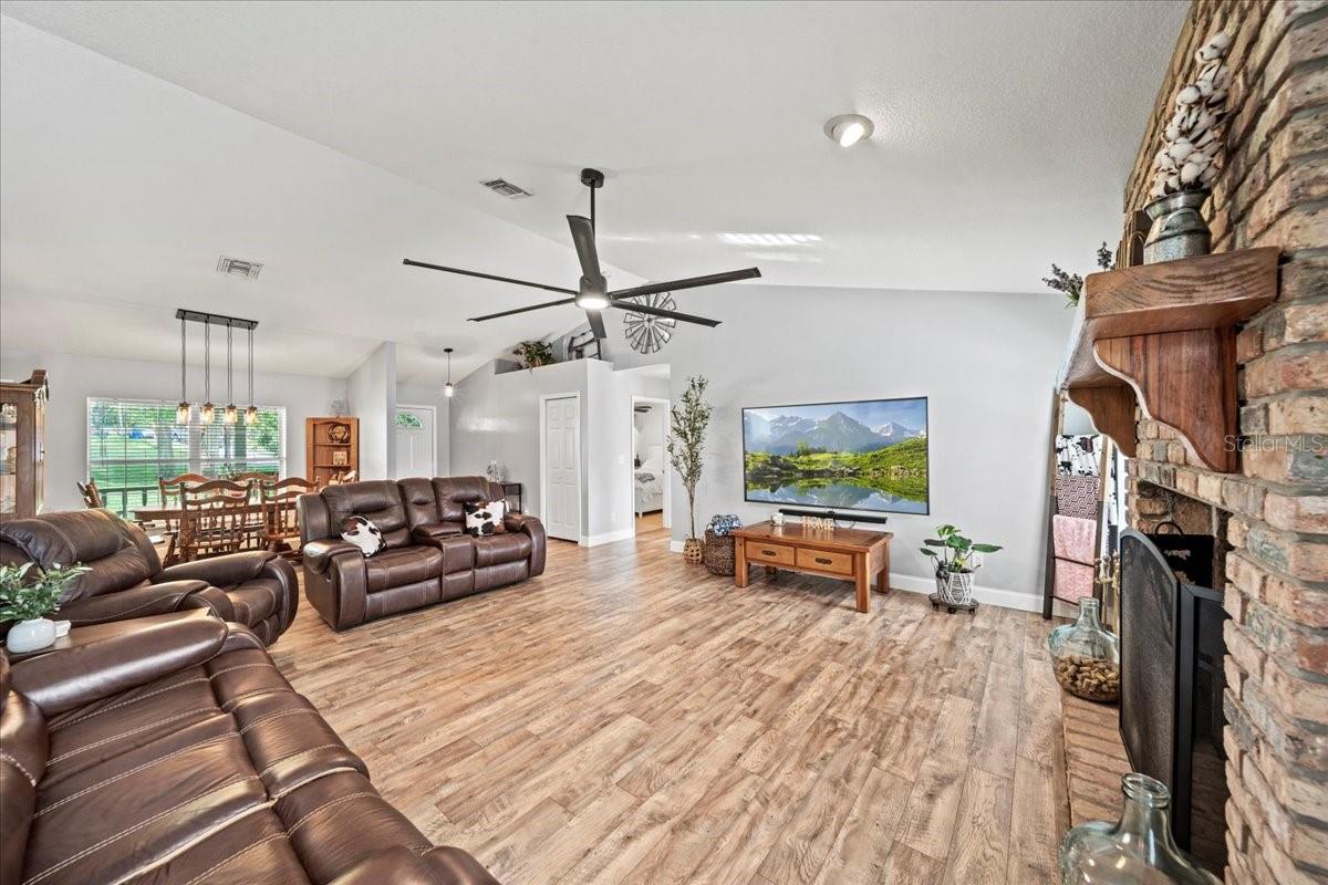 Single Family Residence in DADE CITY FL 9912 PINE LEAF LANE 9.jpg